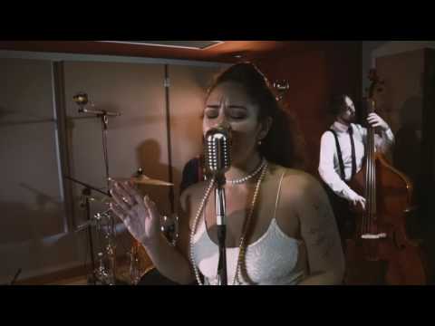 Bloody Mery e os Dry Martinis - What a Wonderful World