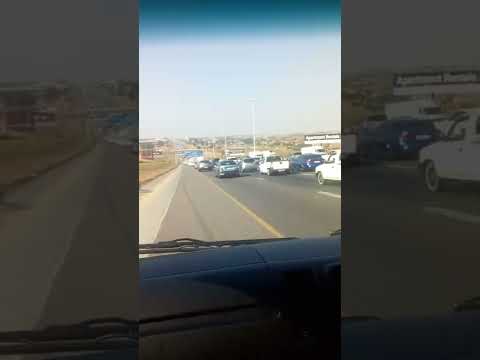 What kind of Driving is THIS ?🤔 THATS WHY MANY ACCIDENTS IN SOUTHAFRICA 🙄
