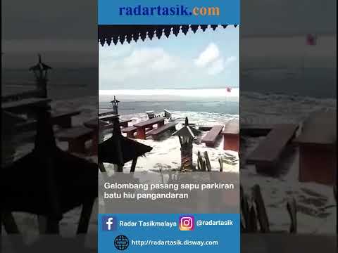 Gelombang pasang sapu parkiran Batu hiu pangandaran