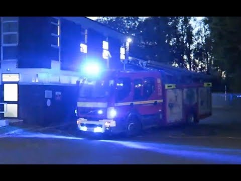*TWO TONES* Phillip's Park Pump Turnout - Greater Manchester Fire And Rescue Service