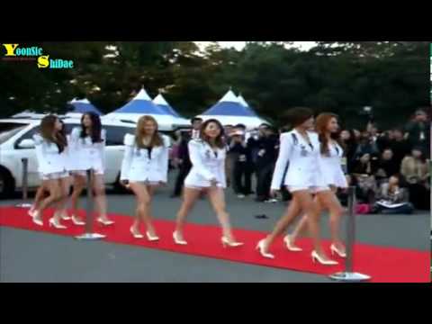 YoonSicShiDae#236[Yoona & Jessica at 111003 Red Carpet Hallyu Dream Concert 2011]