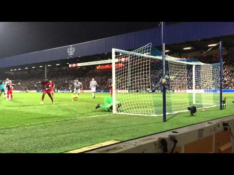 QPR - 1 Vs 1 - Swansea City - 01/01/2015 - Robert Green - Bafetimbi Gomis - Wilfried Bony - Swans