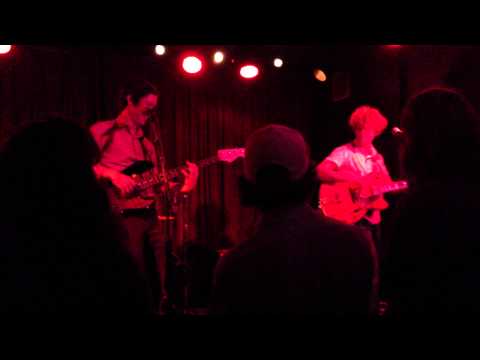 The Impossible Shapes - Live at Radio Radio 9/7/2013 - 