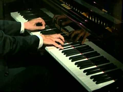 download lagu mp3 mp4 Fabio Luz, download lagu Fabio Luz gratis, unduh video klip Fabio Luz