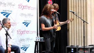 Martina Mcbride Performs "Whatcha Gonna Do" at Union Station in Chicago