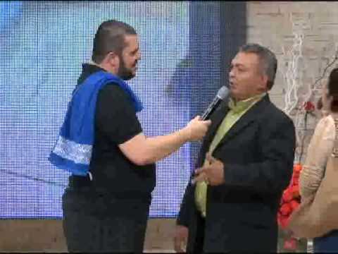 Pai de Santo interrompe culto Apóstolo Agenor Duque Plenitude do Trono de Deus Parte 2