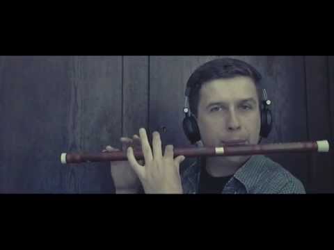 Michał - Chinese flute: 亂紅 (Flowers in a Riot of Colour)