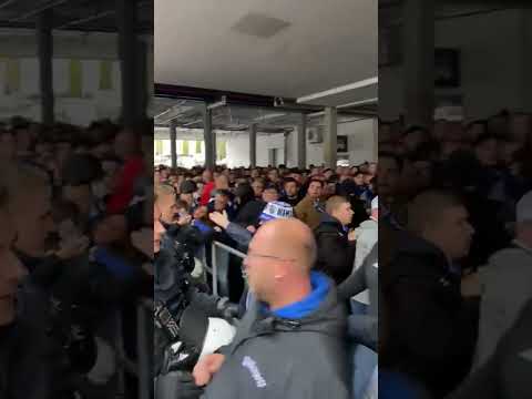Schalke Fans beleidigen und bedrängen Polizisten beim Derby