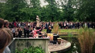 Arcade Fire - I Give You Power (a capella) - Jardin des Tuileries, Paris - 25 May 2016