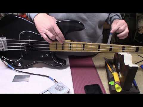 Squier Classic Vibe P-Bass Gets Straightened EP203
