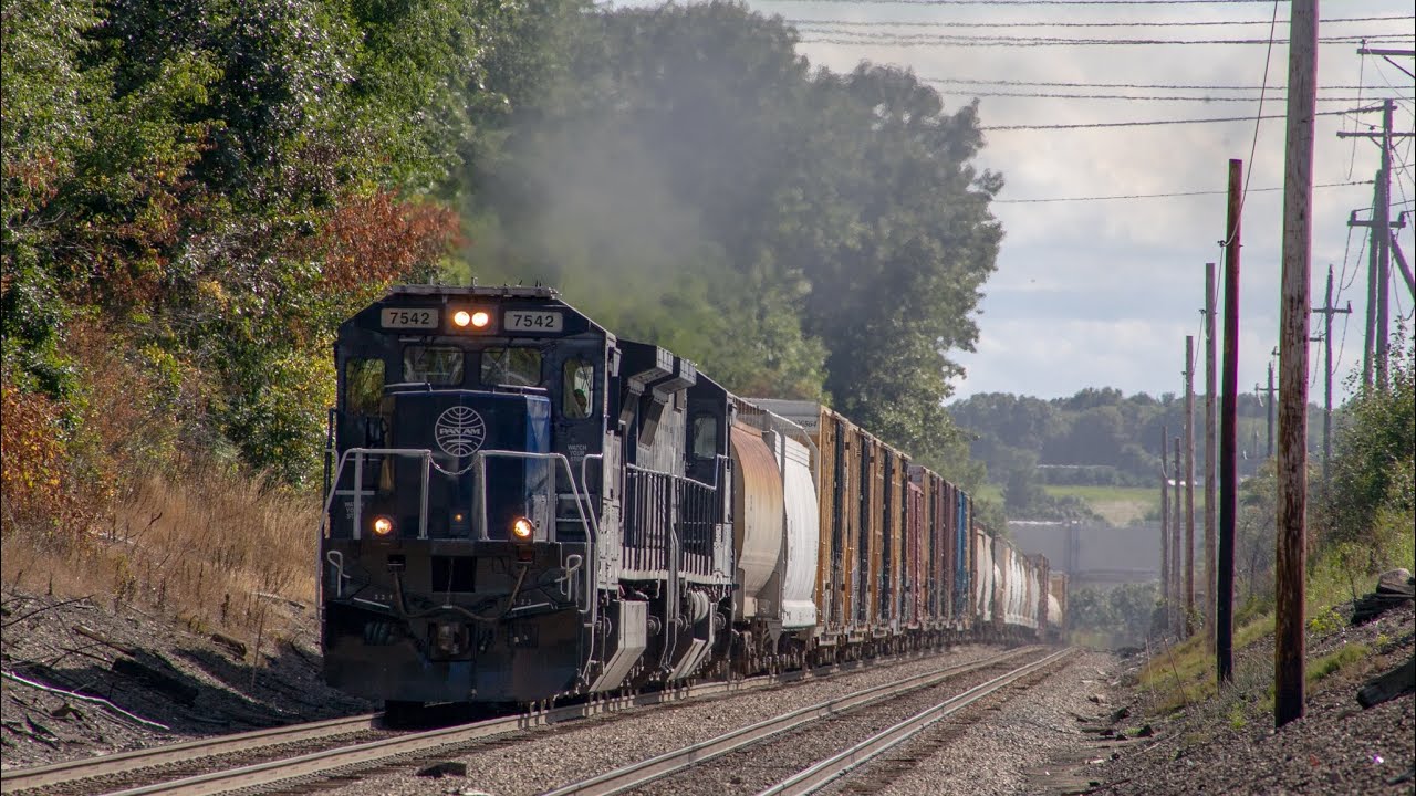 Fast MBTA, Amtrak and Pan Am trains at Cross road | Rush hour on the Haverhill line
