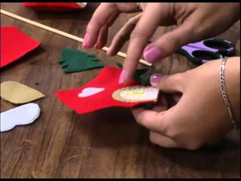 Mulher.com 25/11/2011 - Casinha natalina em feltro 1/2