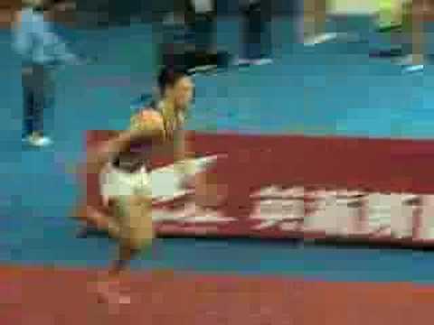 Mike Barnes - China World Cup 2007 - quals - twist pass