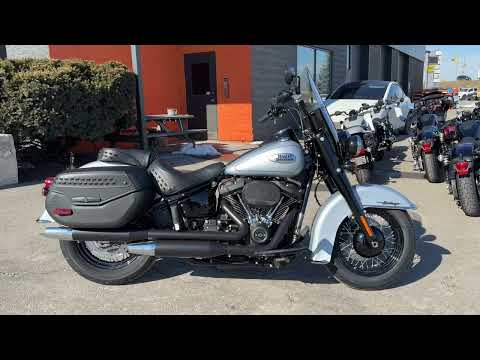 2024 Harley-Davidson<sup>®</sup> Heritage Classic Atlas Silver Metallic – Black Finish