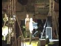 PUPO PRENDE IN GIRO ANGELA DEI RICCHI E POVERI