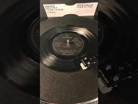 Herman’s Hermits- Here Comes The Star ( Vinyl 45 ) From 1969 .