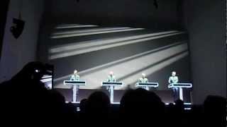 End of 'Metall auf Metall' - Kraftwerk, 17th January Duesseldorf