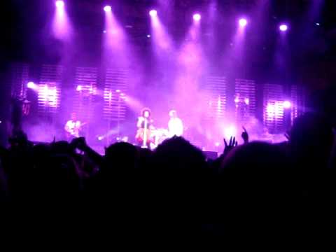 Sneaky Sound System - Goodbye live at homebake 2008