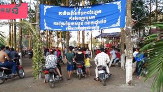 preview picture of video 'Singing and Dancing - Cambodian New Year 2014'