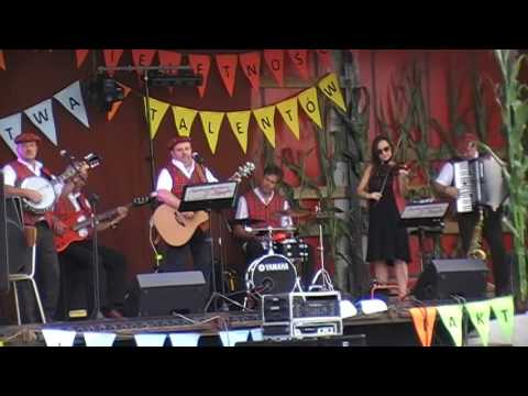 Kapela podwórkowa Z kopyta  - "Jarzębina czerwona "- Biesiada w Spławiu