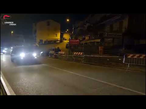 Terror in San Giovanni in Fiore: Man stabs his 20-year-old ex-girlfriend outside a bar