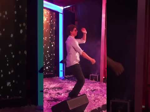 Dance with SRK on Jabra Fan #ShahRukhKhan #bollywood #srk