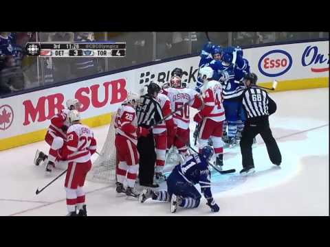 David Clarkson's 100th Career Goal - Red Wings 3 vs Leafs 4 - Dec 21st 2013 (HD)