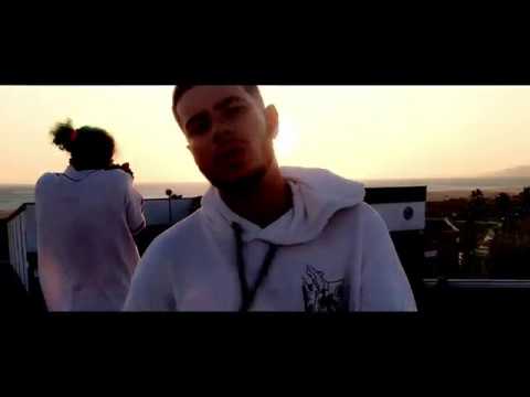 RENZO MANILA -  EN TU MEMORIA (VIDEOCLIP) [AFORTUNADO INOPORTUNO]