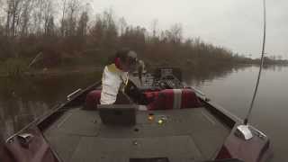 preview picture of video 'Bass Fishing Red River Pool 3'