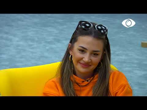 Luizi imiton Kiarën, demonstron si pi Kiara cigaren - Big Brother Vip 2