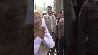 Download lagu Tiba2 ibu Guru Hampiri KDM Ucapkan Terimakasih mp3 Download lagu Tiba2 ibu Guru Hampiri KDM Ucapkan Terimakasih mp3