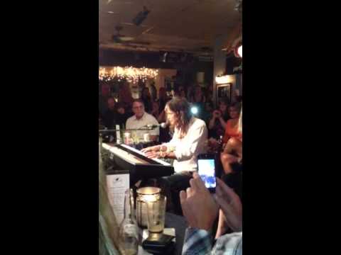 Steven Tyler Surprises Audience at Bluebird Cafe Nashville TN Sep 3 2013