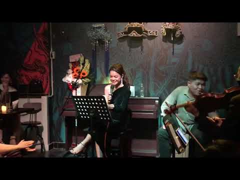 Thể hiện bởi Phạm Quỳnh Anh