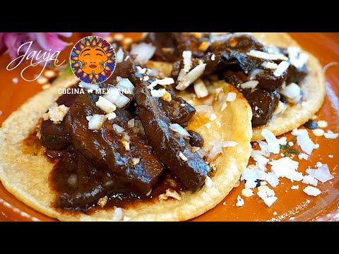 Tacos de Hongos en Chile Pasilla Video