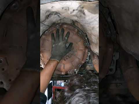 Toyota LAND CRUISER Replace Clutch kit ⚙️