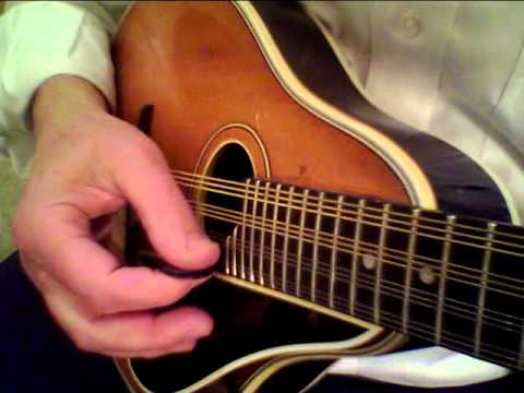 Andy Statman Visits Mandolin Brothers (Video #2) D'Angelico (1939 - circa) 12-string  Mandolin
