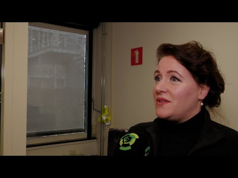 Dedicon zoekt voorlezers voor boeken, kranten en tijdschriften