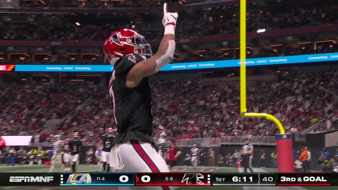 Kirk pinpoints Bijan for an ATL score!