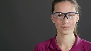 Wie passe ich eine uvex Schutzbrille richtig an?