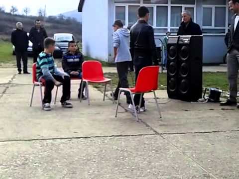 Humor Gramos Haxhiu me shoket e tij