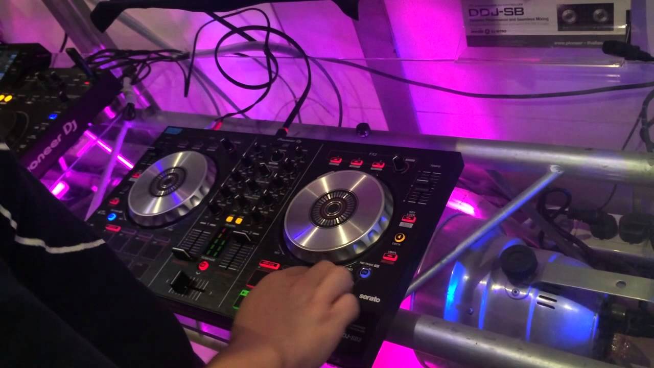 Микшерный пульт Pioneer DDJ-SB2