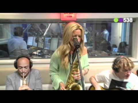 Radio 538: Candy Dulfer - Crazy (live bij Evers Staat Op)