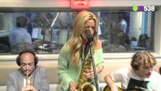 Radio 538: Candy Dulfer - Crazy (live bij Evers Staat Op)