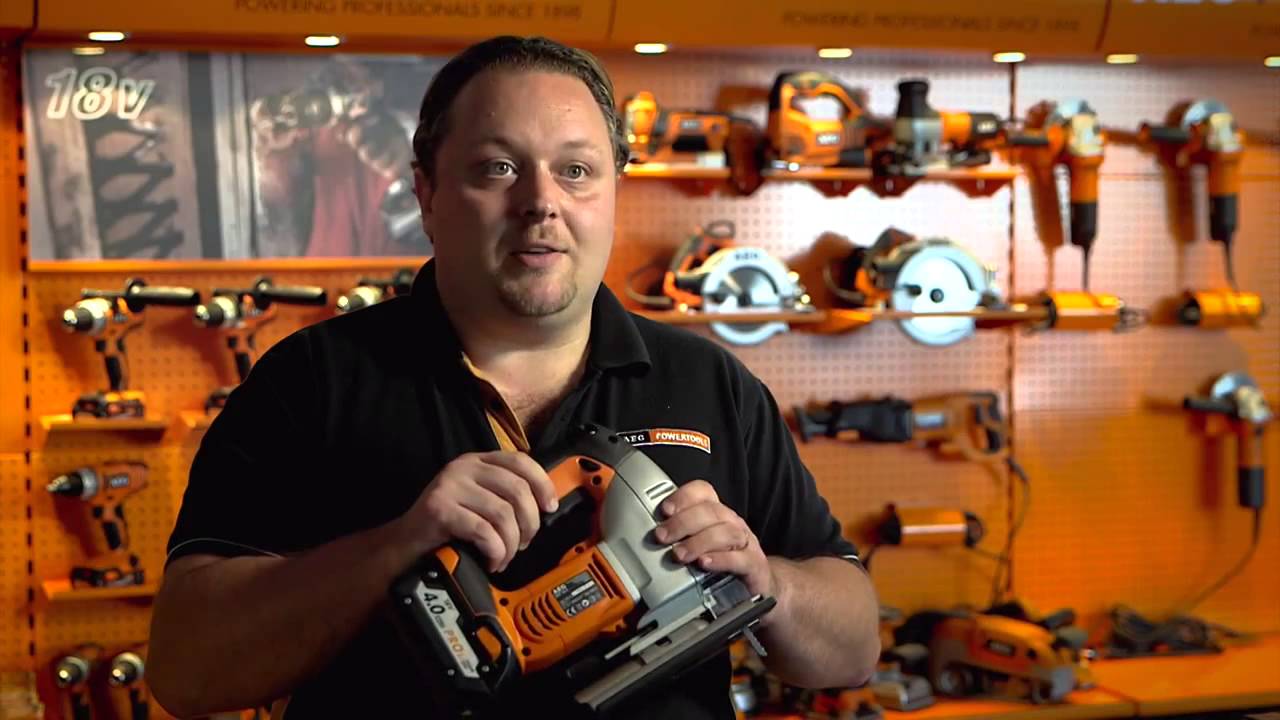 Лобзик аккумуляторный AEG BST 18 X  18В 0-2050ход/мин ход 26мм рез 80мм 3.5кг