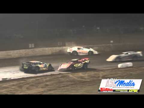 Super Sedans: Sam Roza and Matty Williams Crash - Carina Speedway