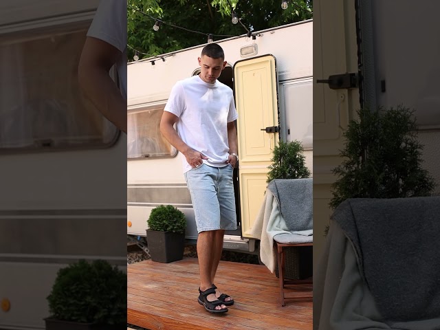 Чоботи жіночі шкіряні байка хутро 592641 Чорний Сандалі чоловічі шкіра 592085 Чорні