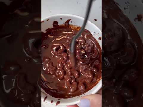 SALTED CHOCOLATE CASHEW BARK