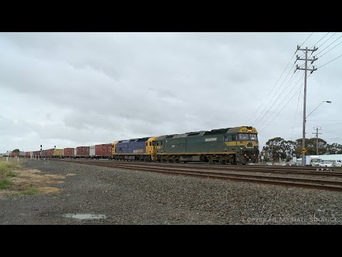 7902V Pacific National Mildura Containers (9/6/2021) - PoathTV Australian Trains & Railways
