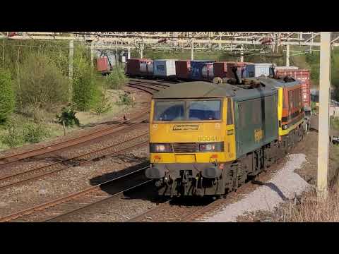 4M87 - FL90's - G&W colour block Skoda duo of 90041 and 90014 on the Felixstowe to Trafford Park