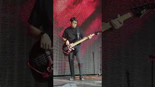 Download lagu RINDRA PLAYS BASS WITH PADI'S KNOWLEDGE.. IT'S ON, BROTHER! mp3